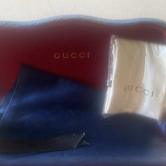 Gucci Sunglasses.  As new.  Perfect Condition - Picture 9 of 9